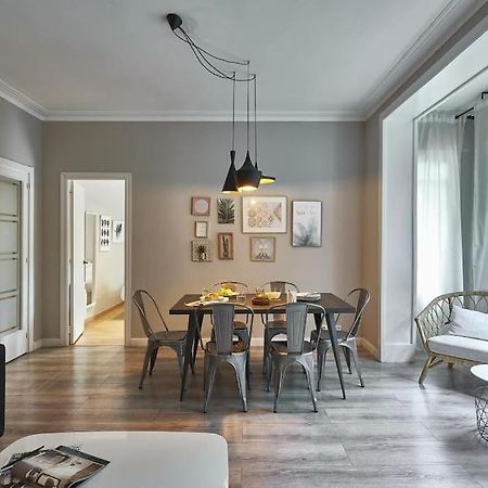 Magnificent 4 Bedroom Apartment In Eixample Barcelona Exteriér fotografie