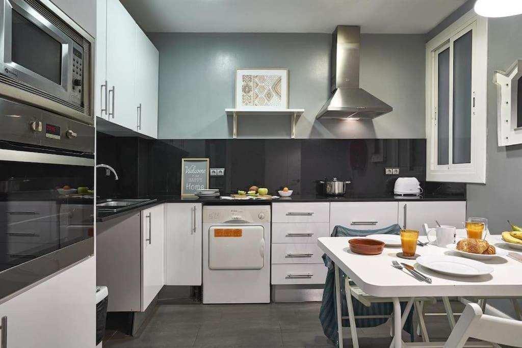 Magnificent 4 Bedroom Apartment In Eixample Barcelona Exteriér fotografie